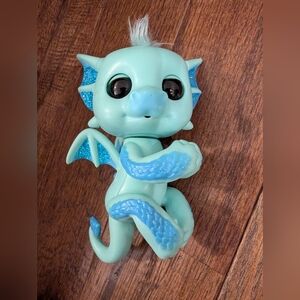 Fingerlings Glitter Baby Dragon Blue interactive electronic pet toy Rare!